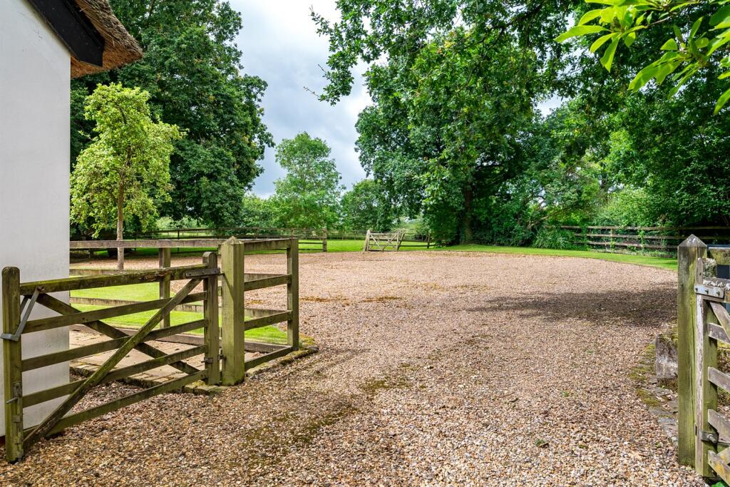 5 bedroom detached house/1.6 acres plot for sale in Hulse Heath Lane, Mere, WA16